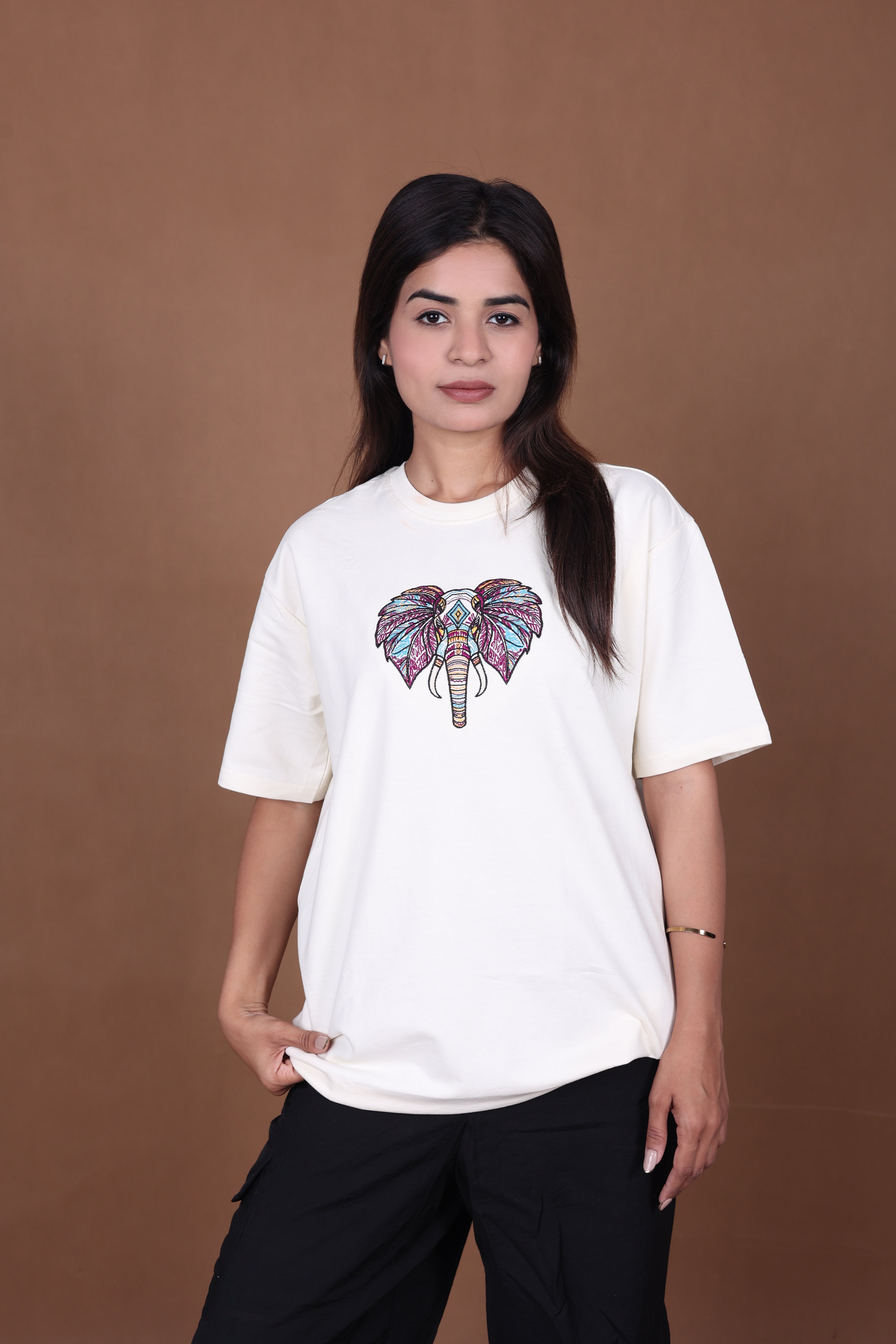 Embroiderd Oversized T-shirt | MYSTIC JUMBO Premium | Off-White T-Shirt