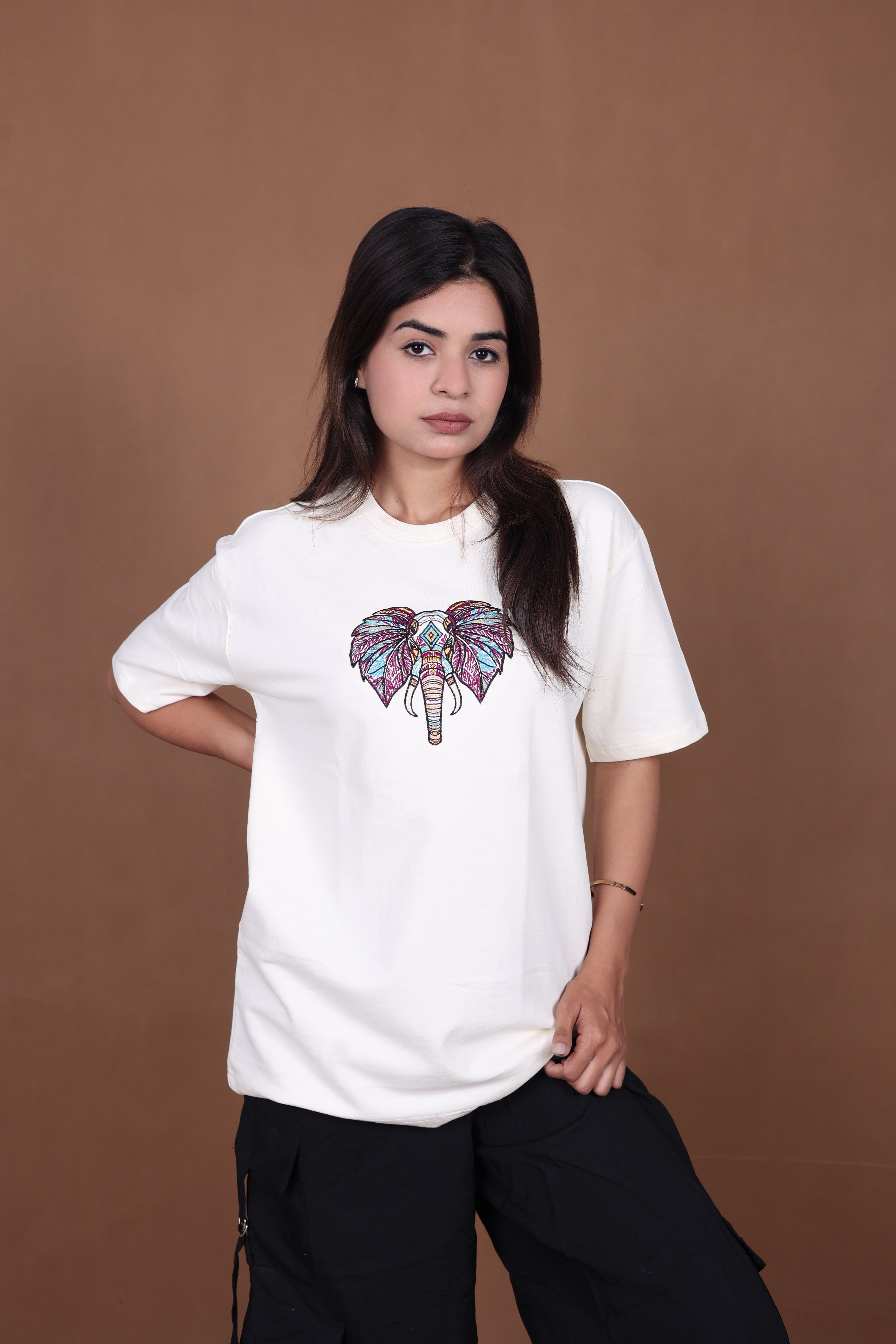 Embroiderd Oversized T-shirt | MYSTIC JUMBO Premium | Off-White T-Shirt