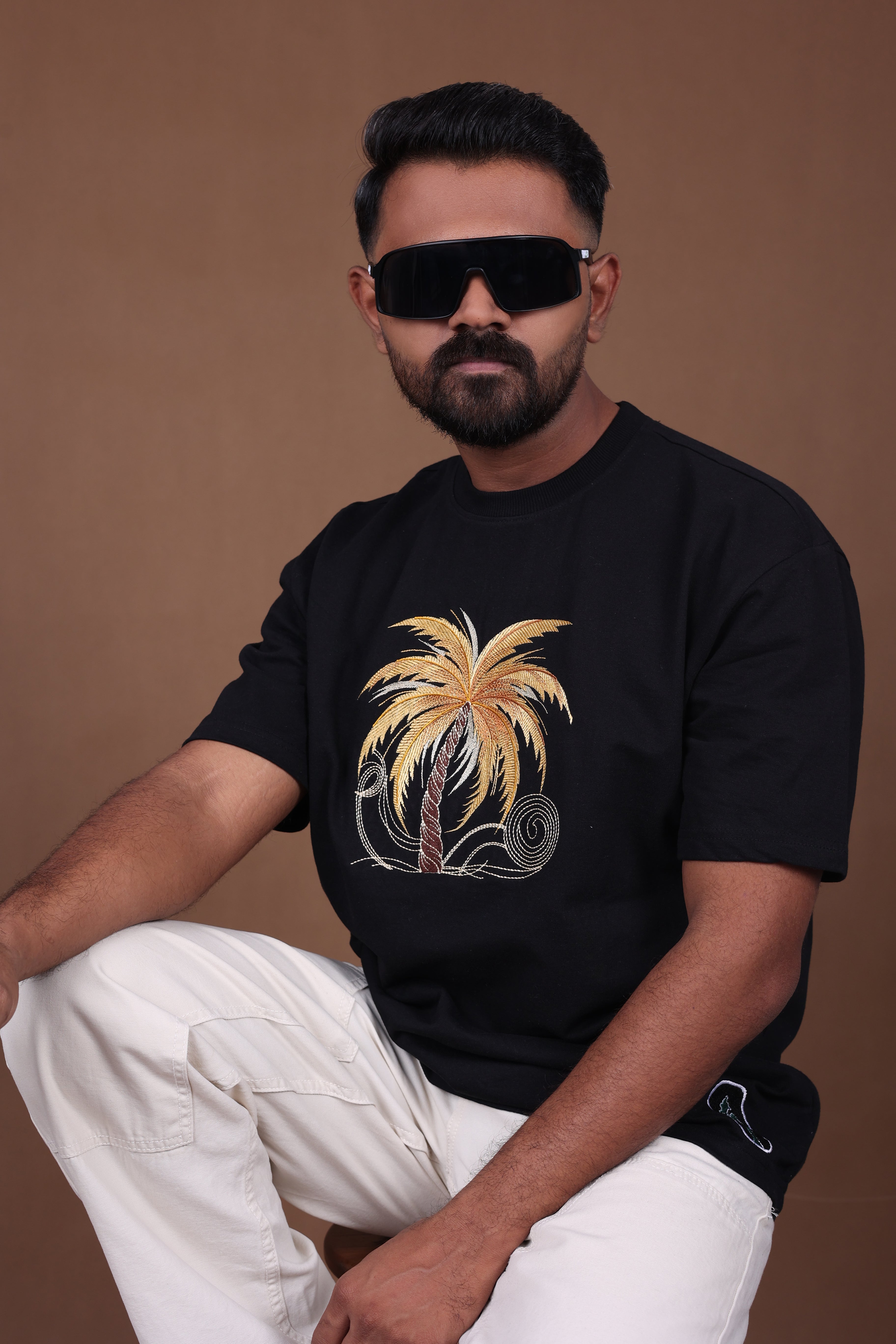 Embroiderd Oversized T-Shirt | SOUL PALM Premium | Black T-Shirt